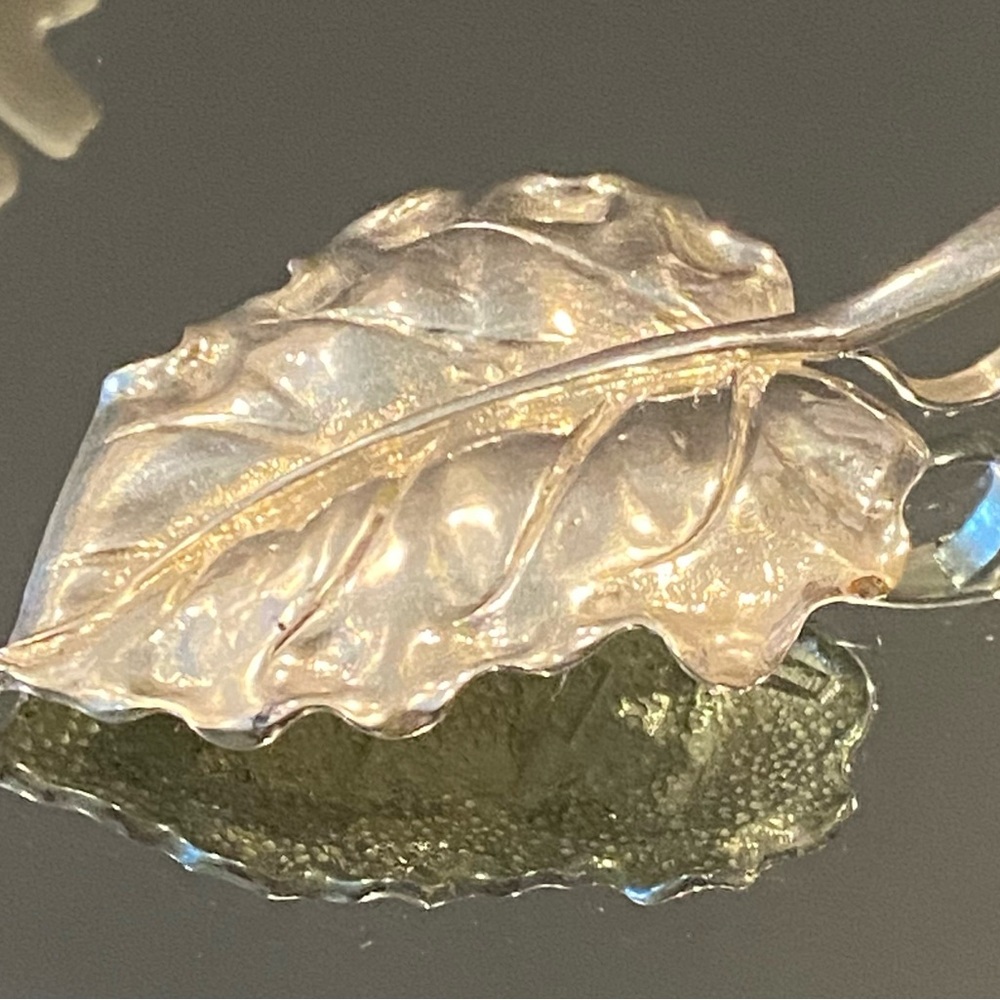 925 Sterling Silver Leaf Pendant
